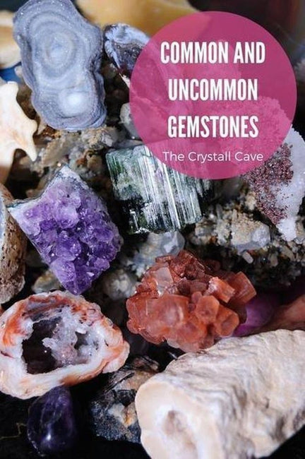Kristalle, Edelsteine ​​und Orgonite-Häufige und ungewöhnliche Edelsteine-Welt der Amulette